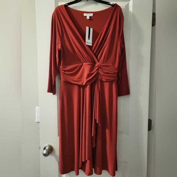 NWT Nine West Ruffled Dark Russet Ruched Dress - Picture 1 of 9